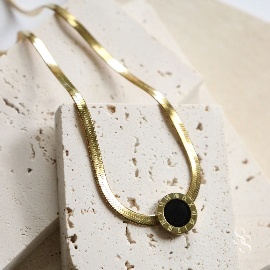 Sleek Goddess Necklace