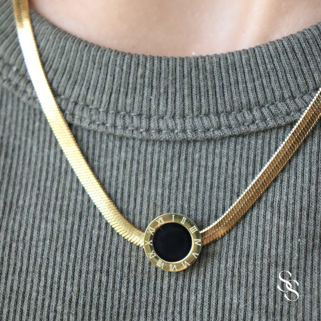 Sleek Goddess Necklace