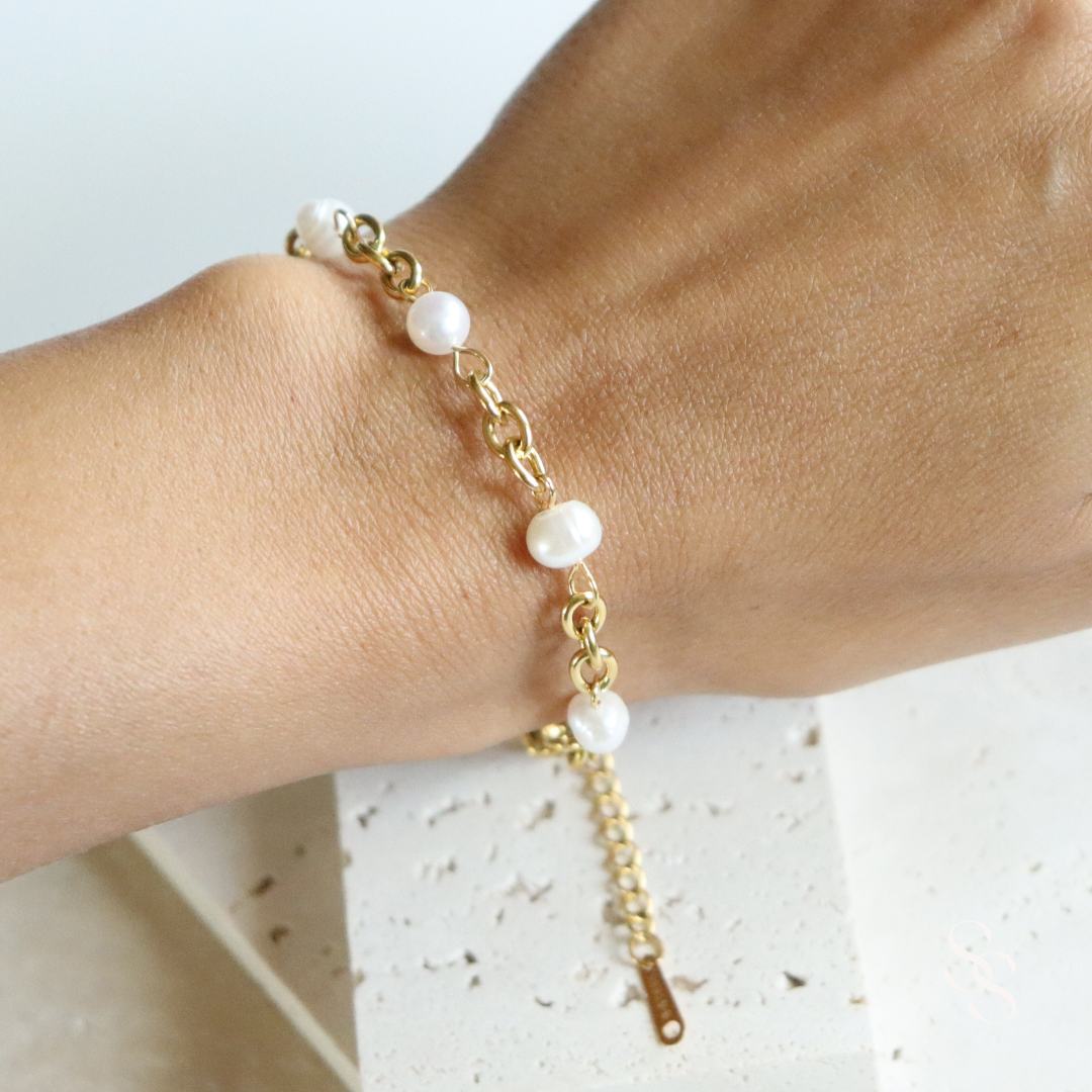 Golden Luminary Pearl Bracelet